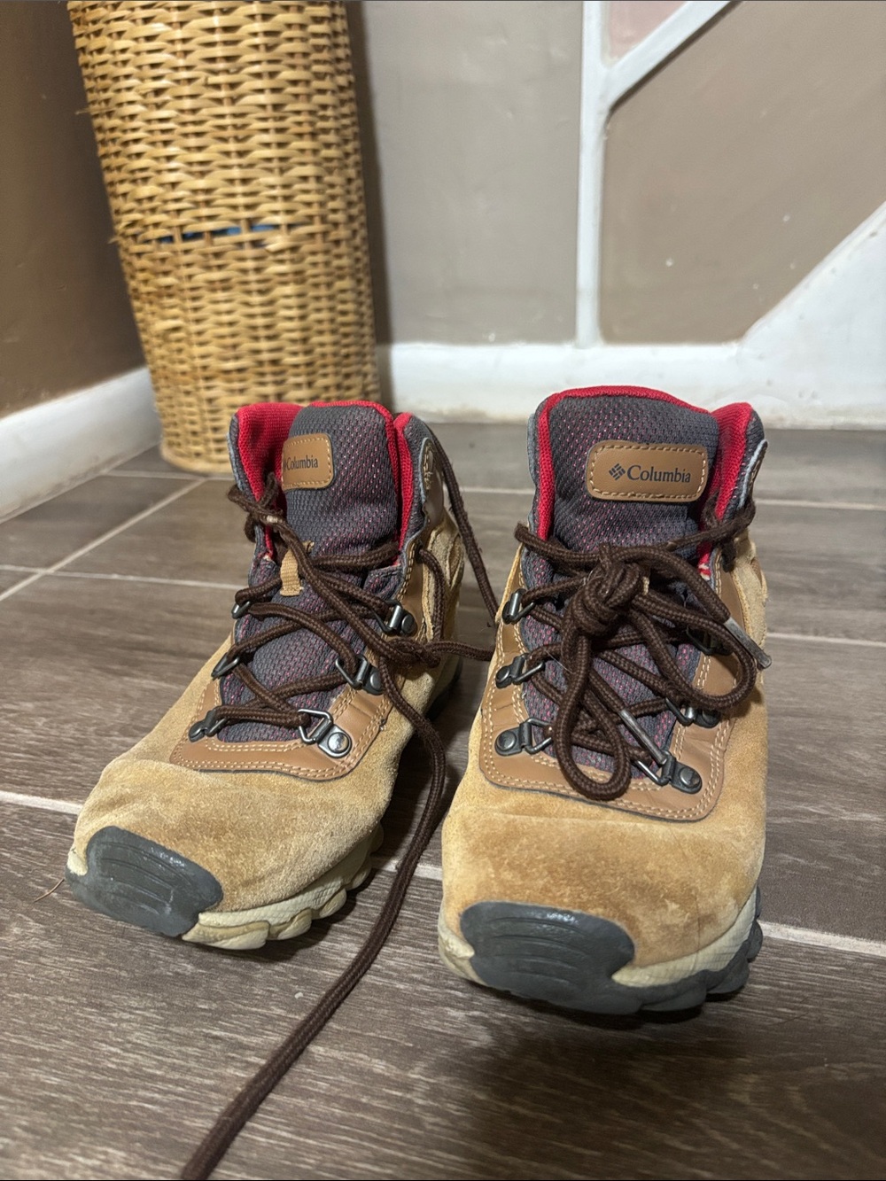 Columbia Kids Tan Brown Suede Hiking Boots with Red Lining